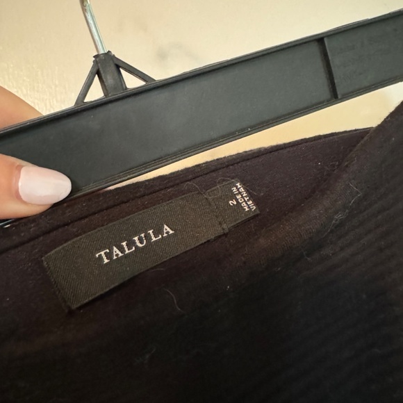 high-waisted aritzia skirt - Picture 3 of 5